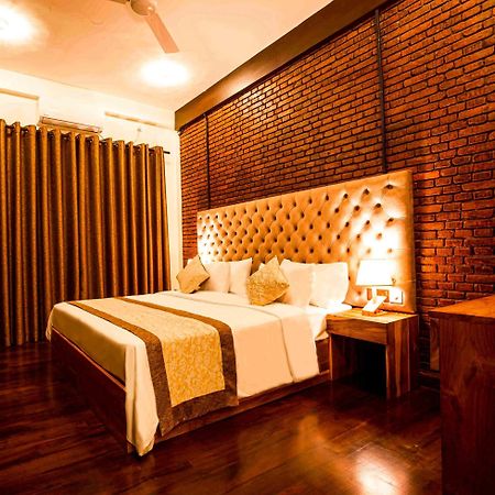 Manthra Leisure Hotel Kandy Exterior foto
