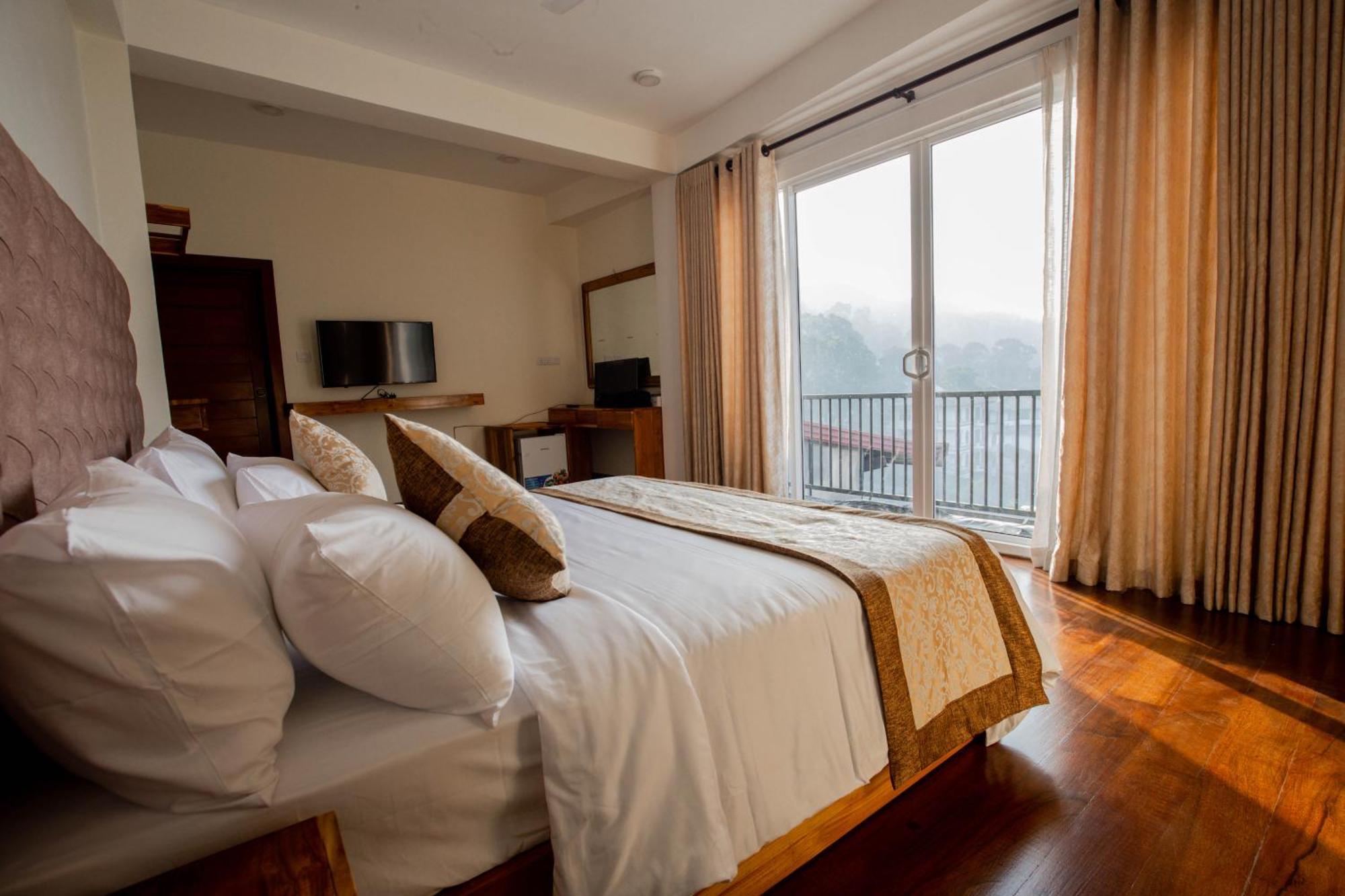 Manthra Leisure Hotel Kandy Exterior foto